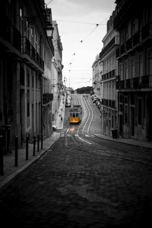 Downtown Apartments Bica Lisbona Esterno foto